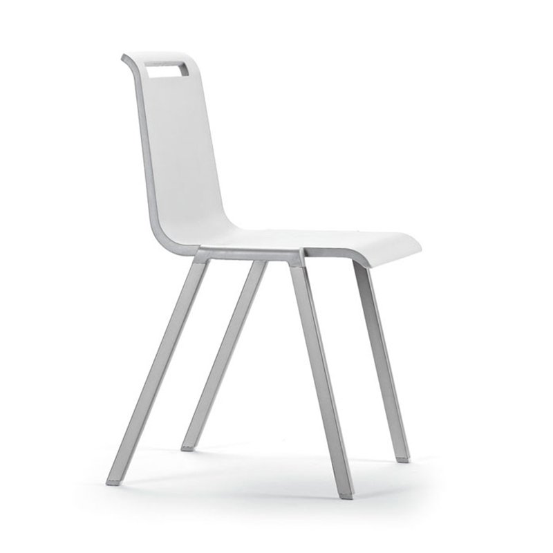 כסא משרדי מעוצב MIT בצבע לבן