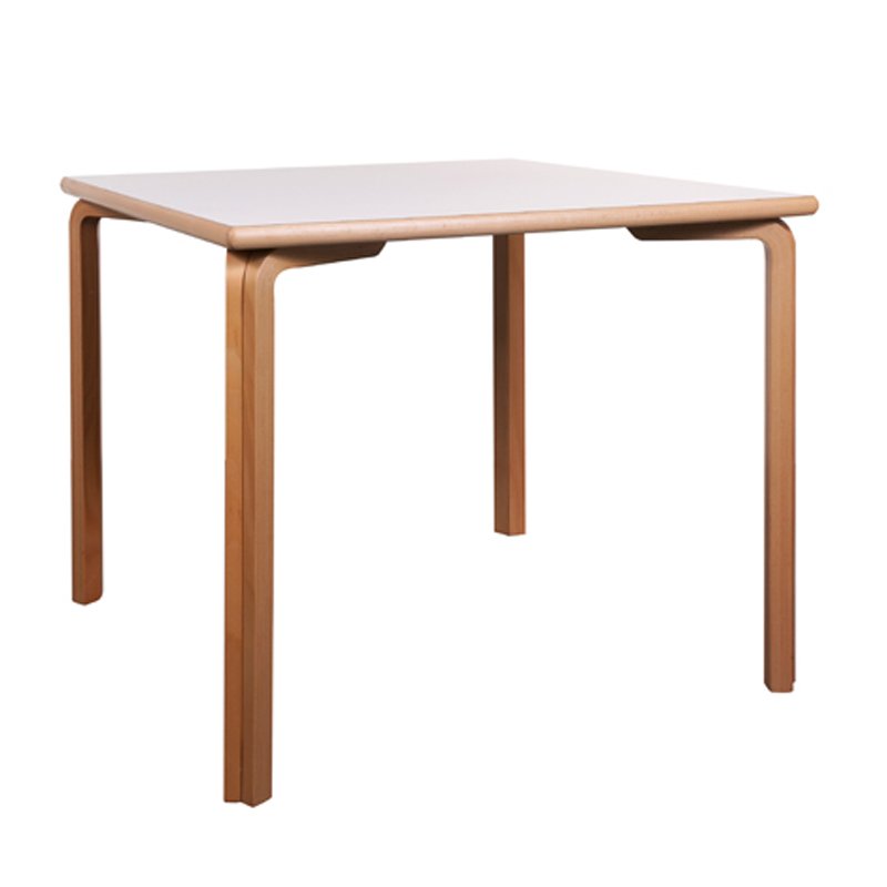 שולחן עץ של חברת פיטרו
