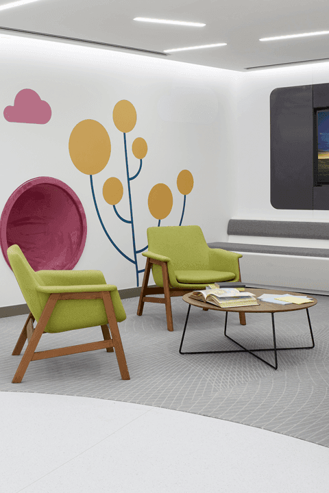 שולחן הסבה כורסא לאירוח