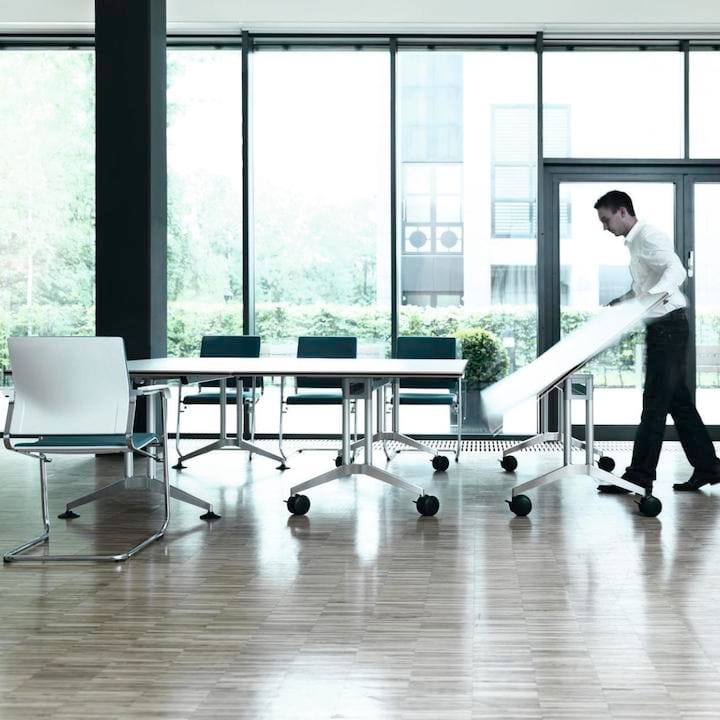 שולחן ישיבות משרדי