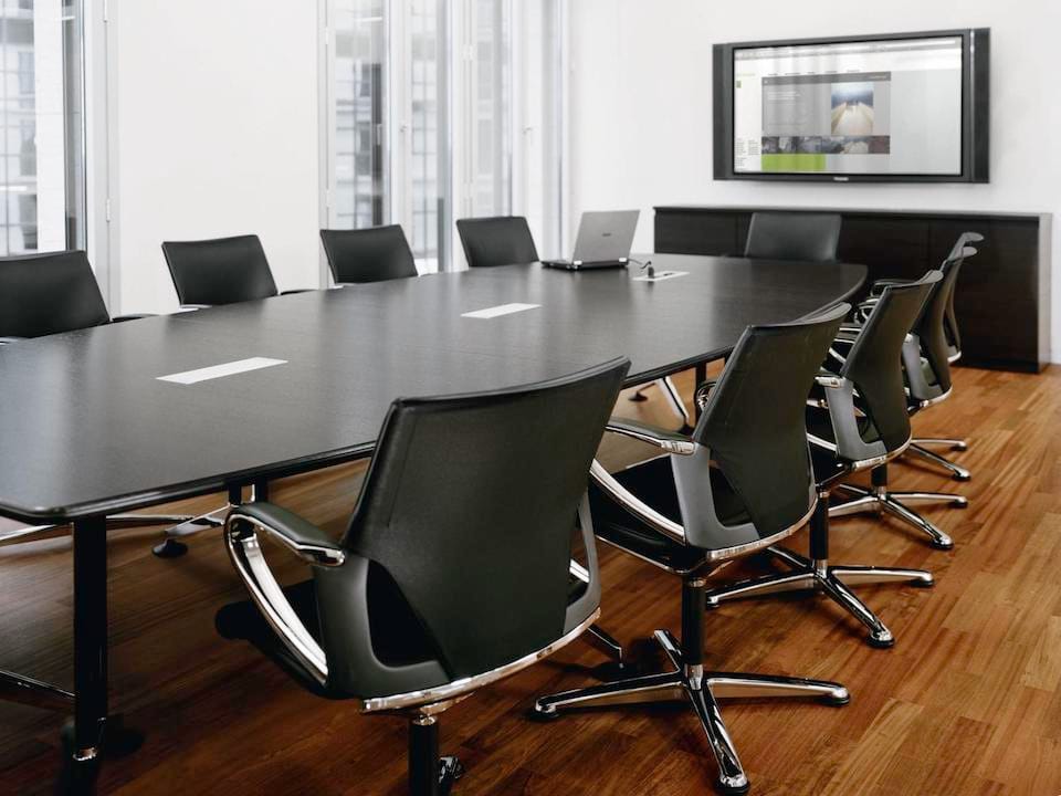 שולחן ישיבות משרדי