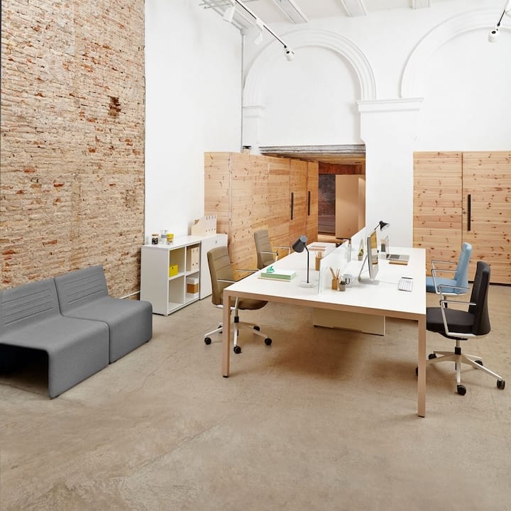 שולחן עבודה כיסא משרדי