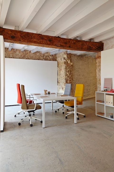 שולחן עבודה כיסא משרדי