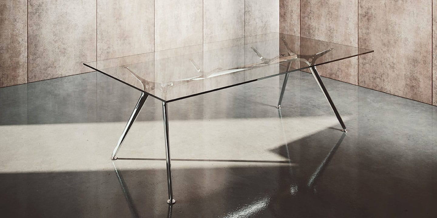 שולחן לעבודה משותפת