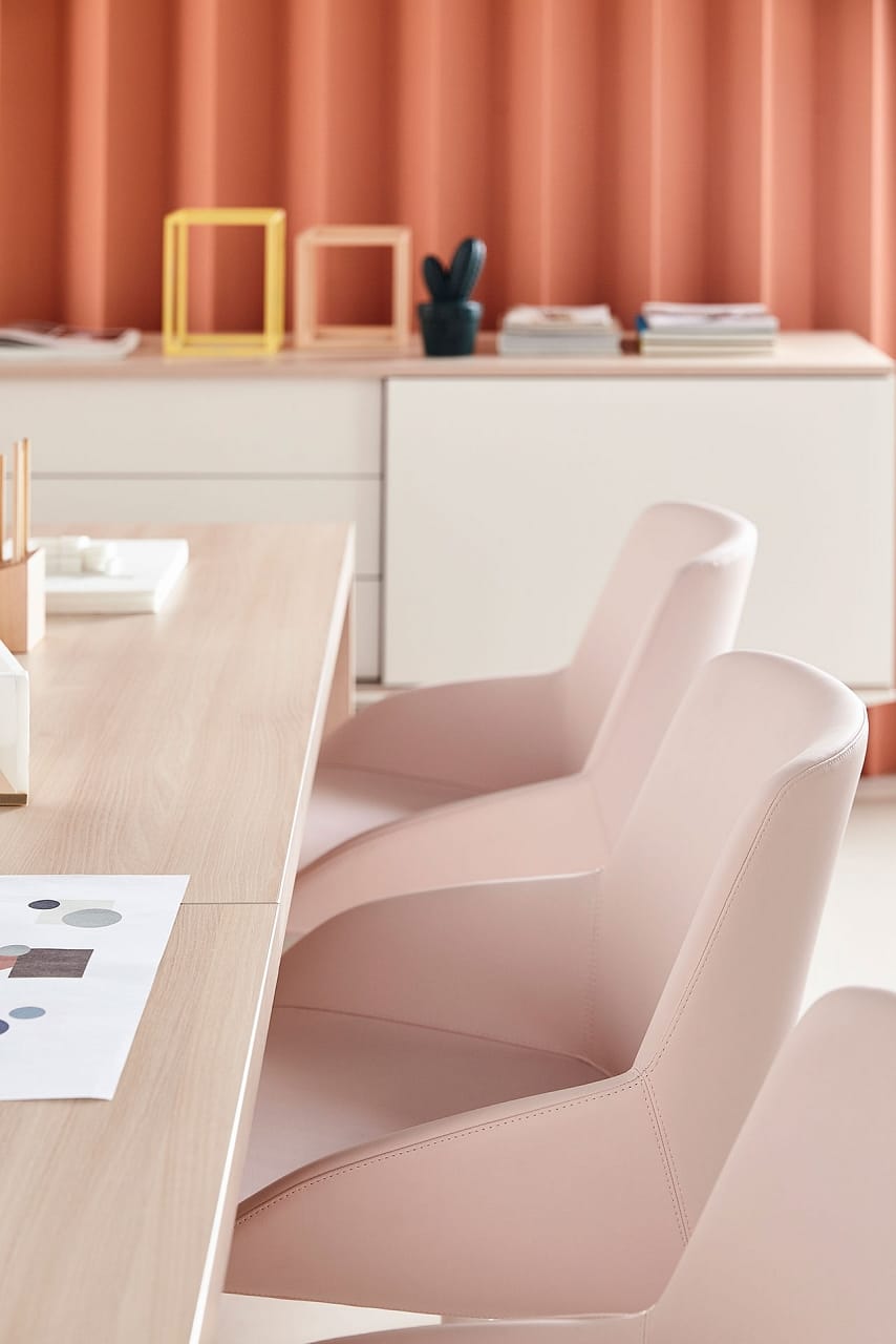 כיסא לאונג'