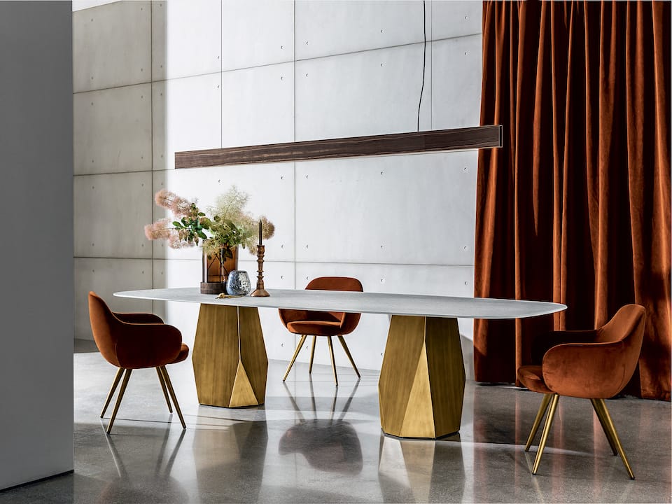 שולחן ישיבות יוקרתי