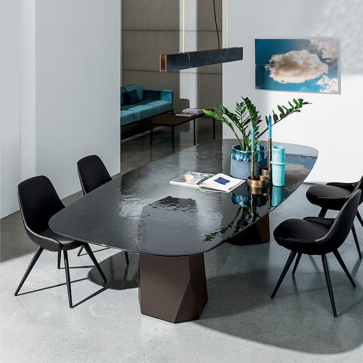 שולחן ישיבות יוקרתי