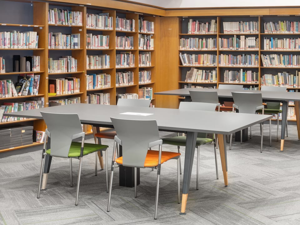 ריהוט למבני ציבור