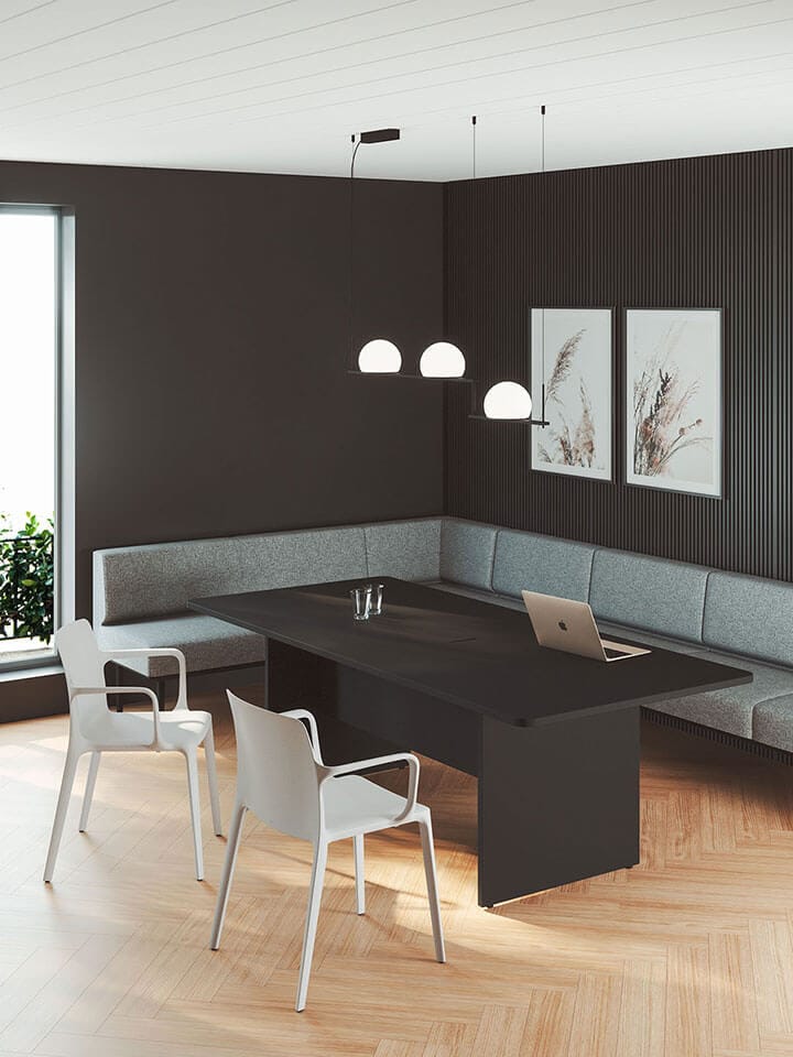 שולחנות משרדיים