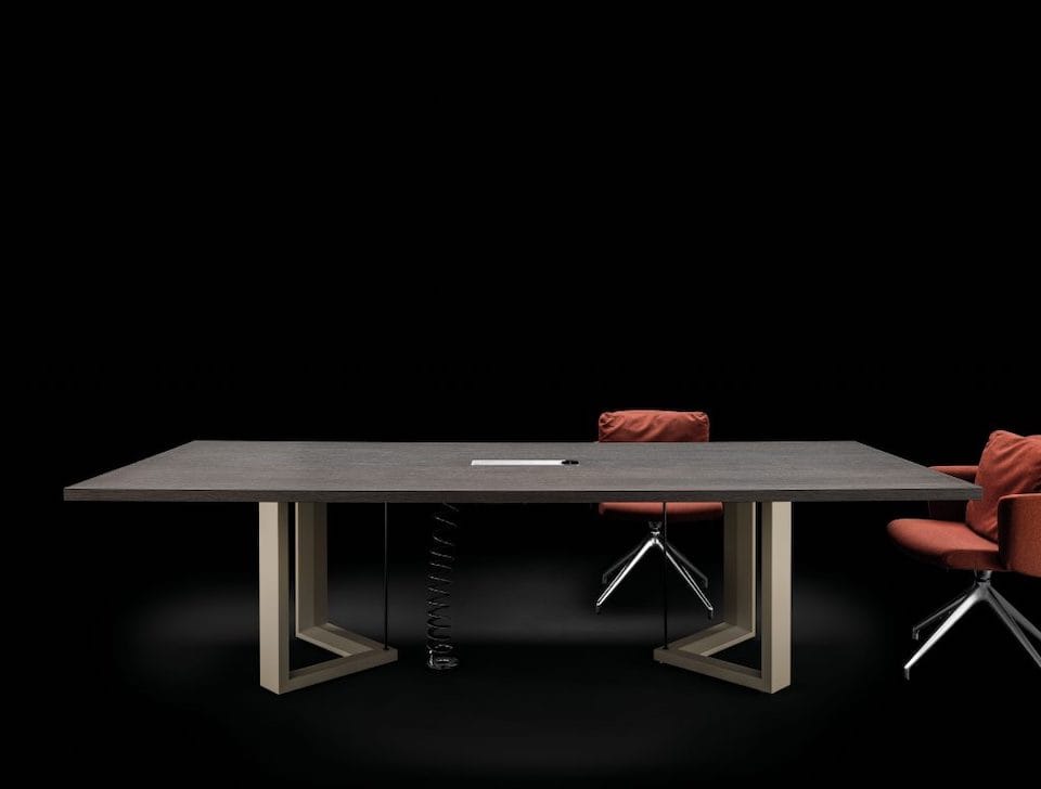 שולחן ישיבות