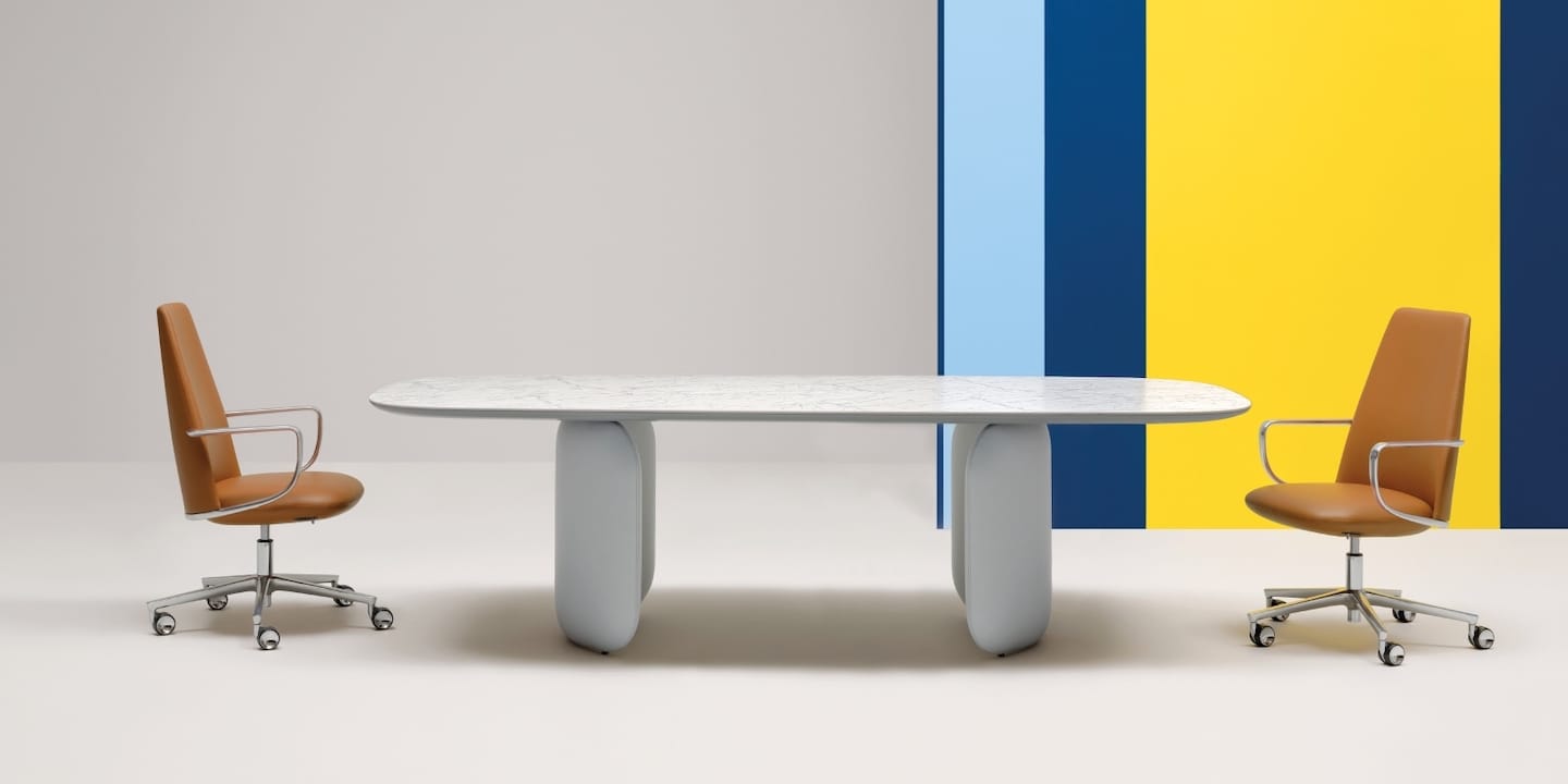 שולחן ישיבות