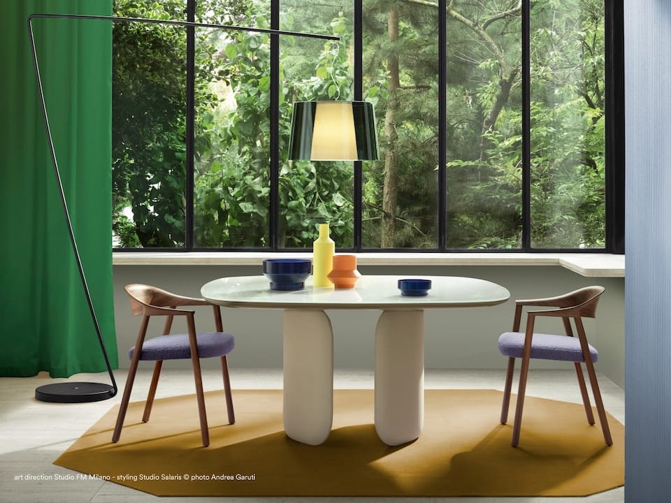 שולחן ישיבות