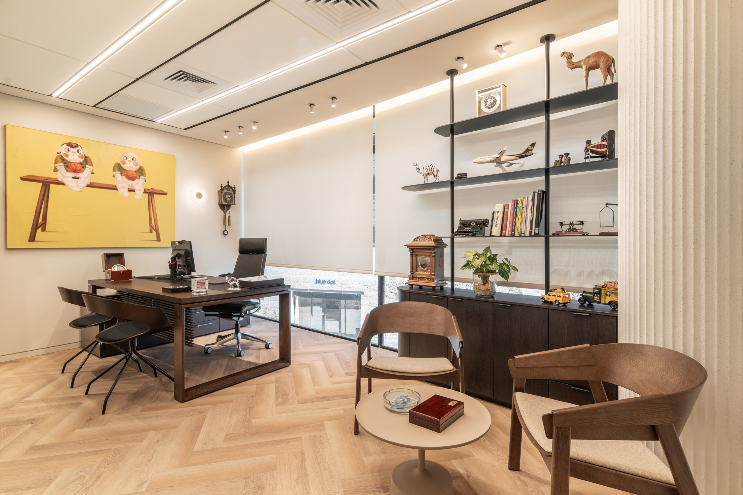 arch table bralco+chat chair ply collection+cover armchair by muuto+Delphi meryfair