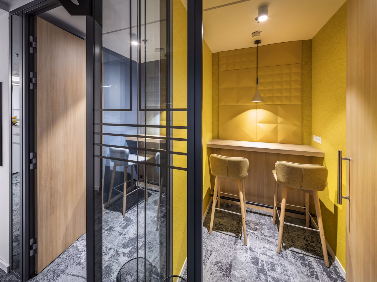 1680529765-pr_purestorageoffices_cz_buzzitiles_0031