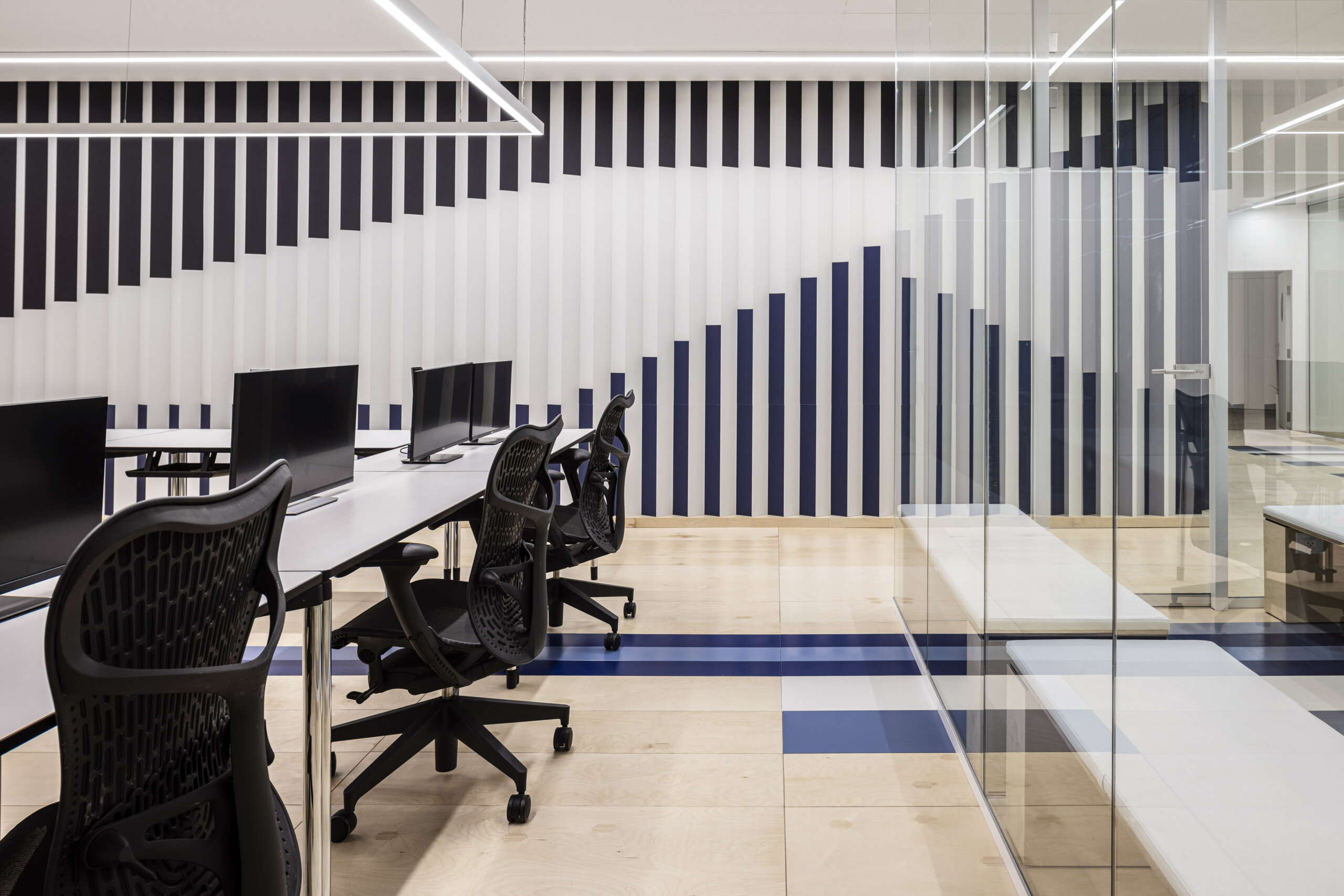 AXIS_OFFICE_030