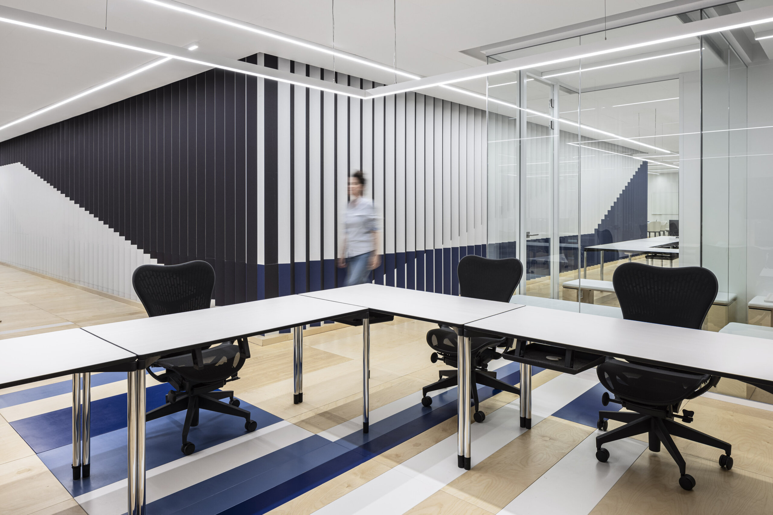 AXIS_OFFICE_032