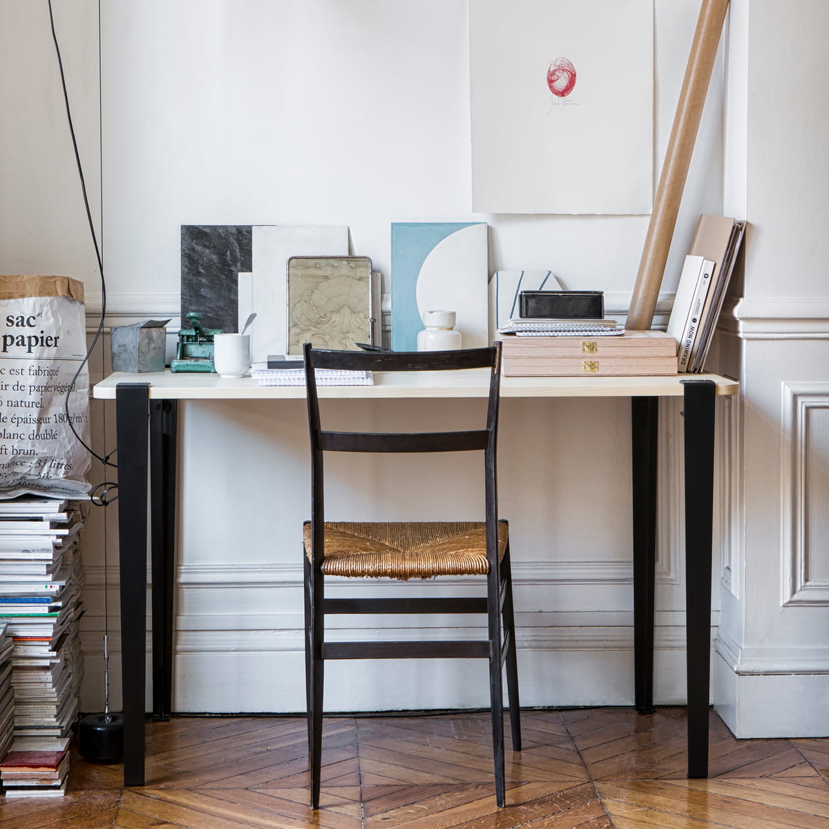 TipToe-Tisch-und-Schreibtischbein-H-75-cm-graphitschwarz-Situation-1