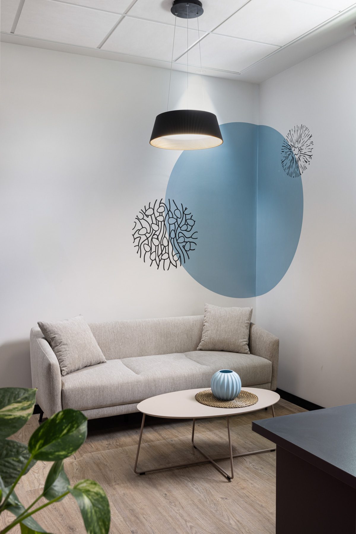 boom sofa+fly table b&t