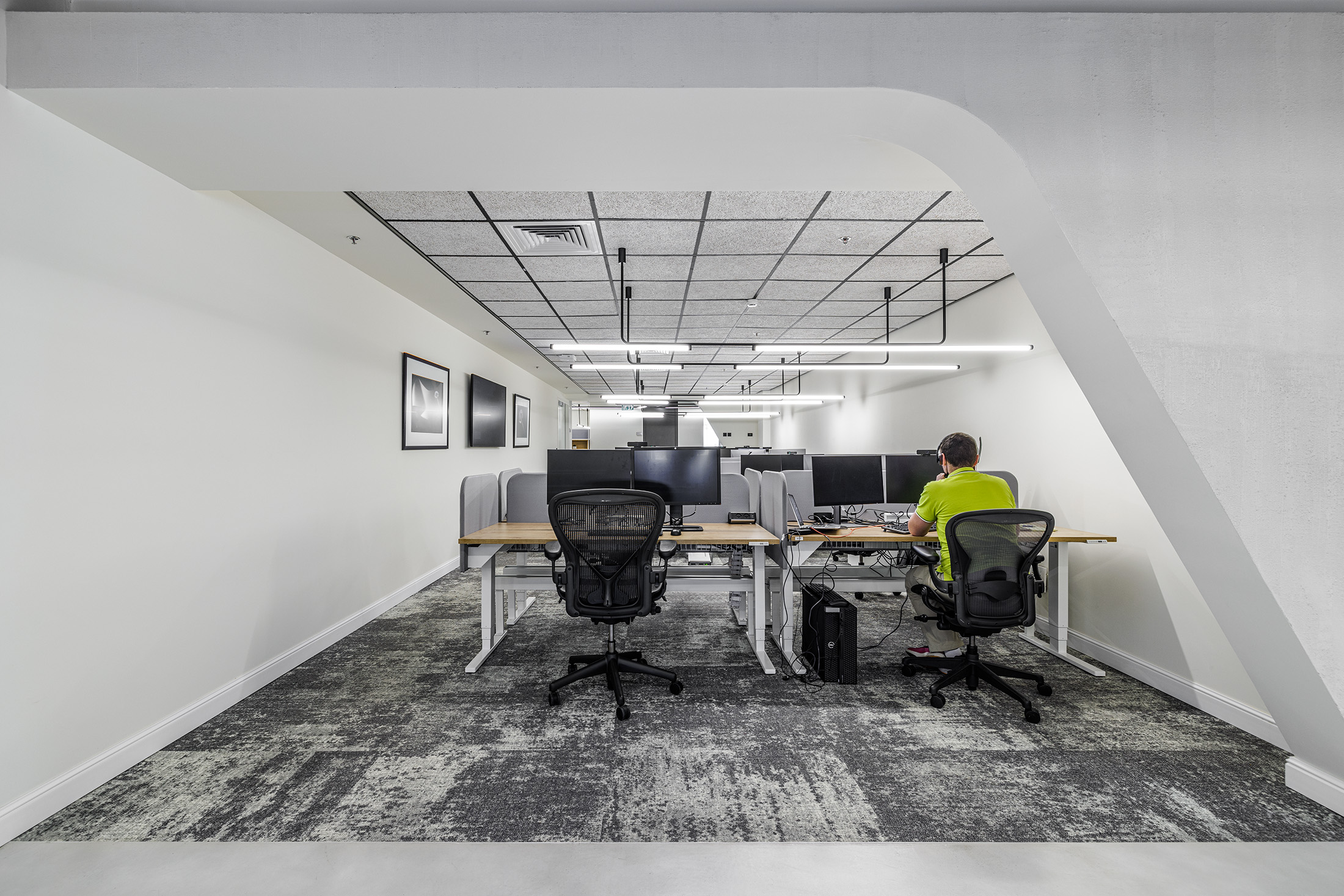 eco table+aeron