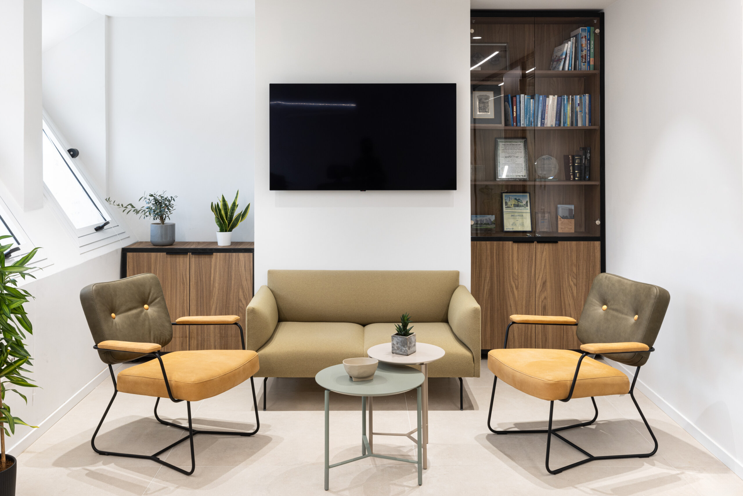 kiko armchair+led sofa+modest coffee table (2)