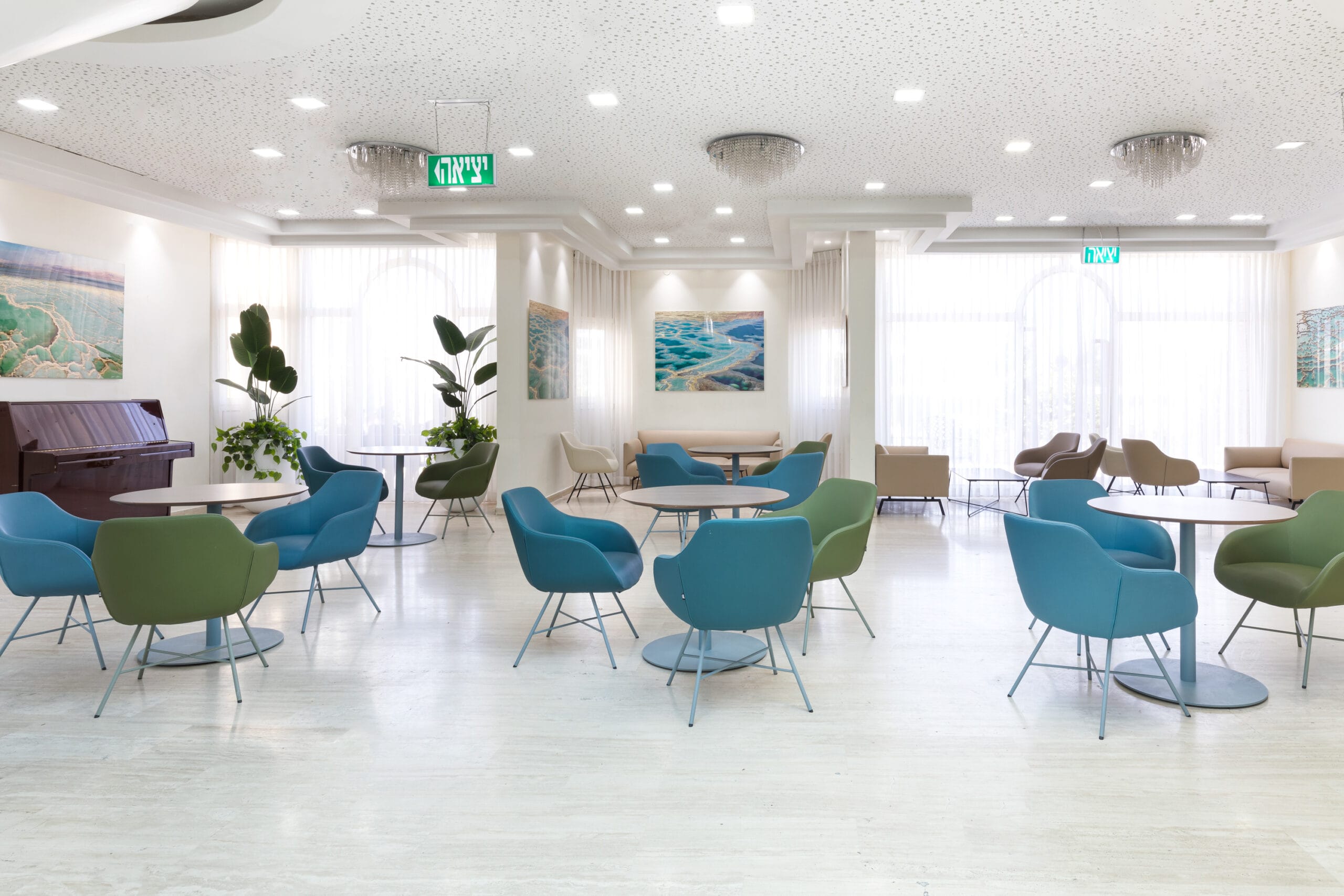 lamy-chairglobe-table-daisy-plywood-chairled-sofa-bt-5-scaled-3
