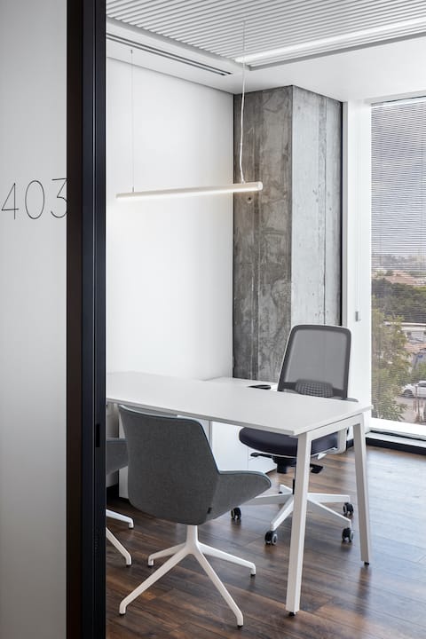 noa-a-tablenoom-chair-actiudeep-blue-rexsitt-1