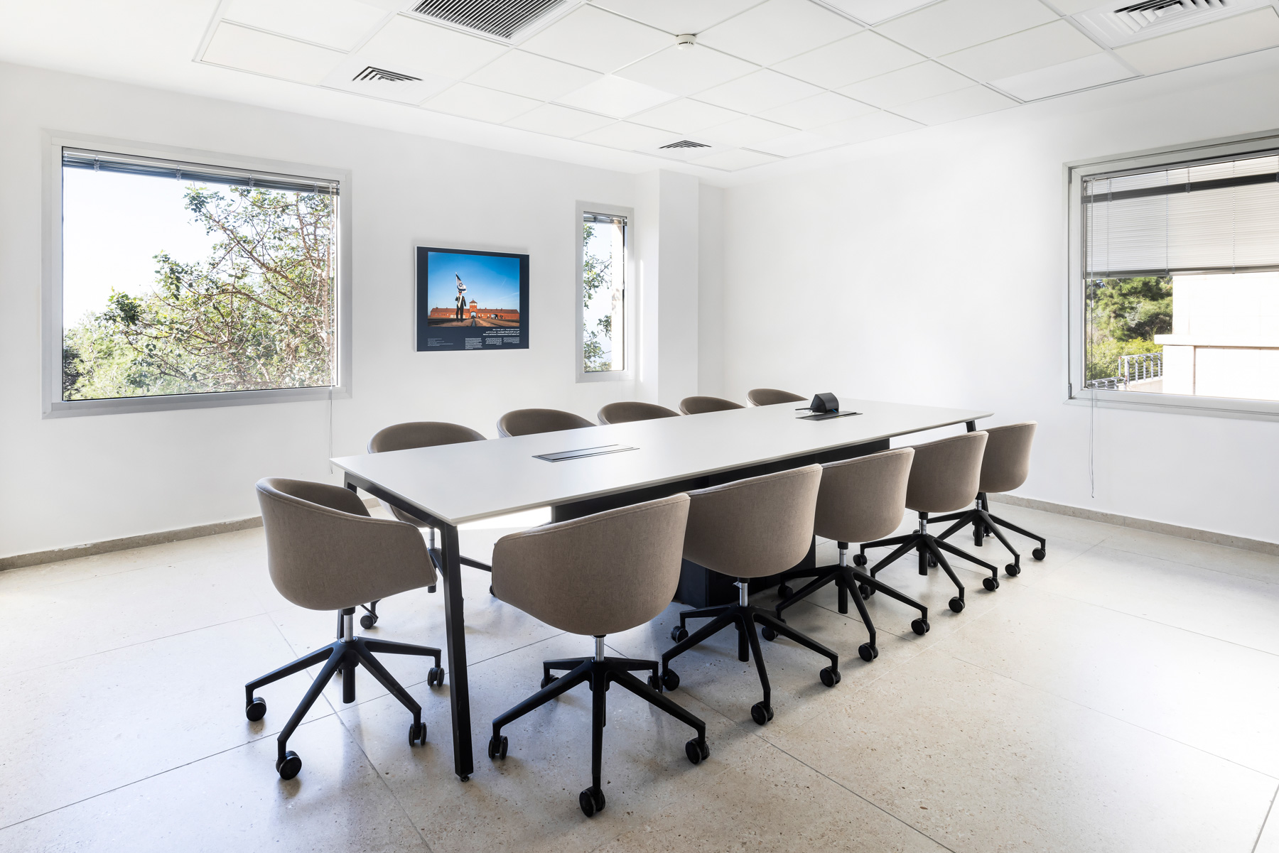 noa meeting table raio