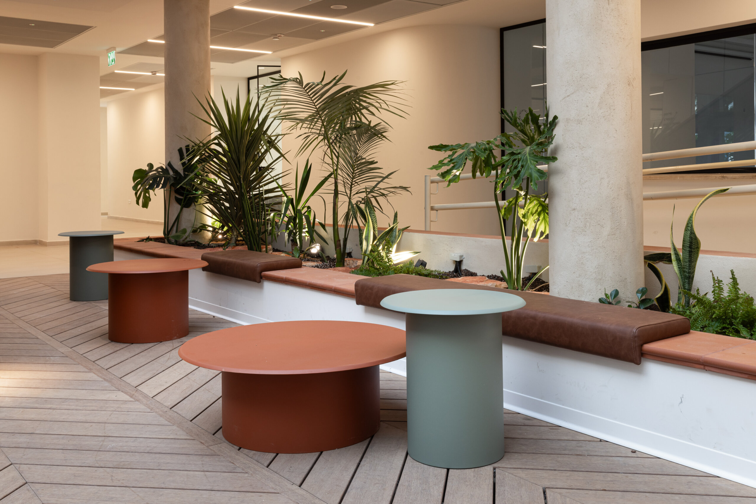 drage table by B&t