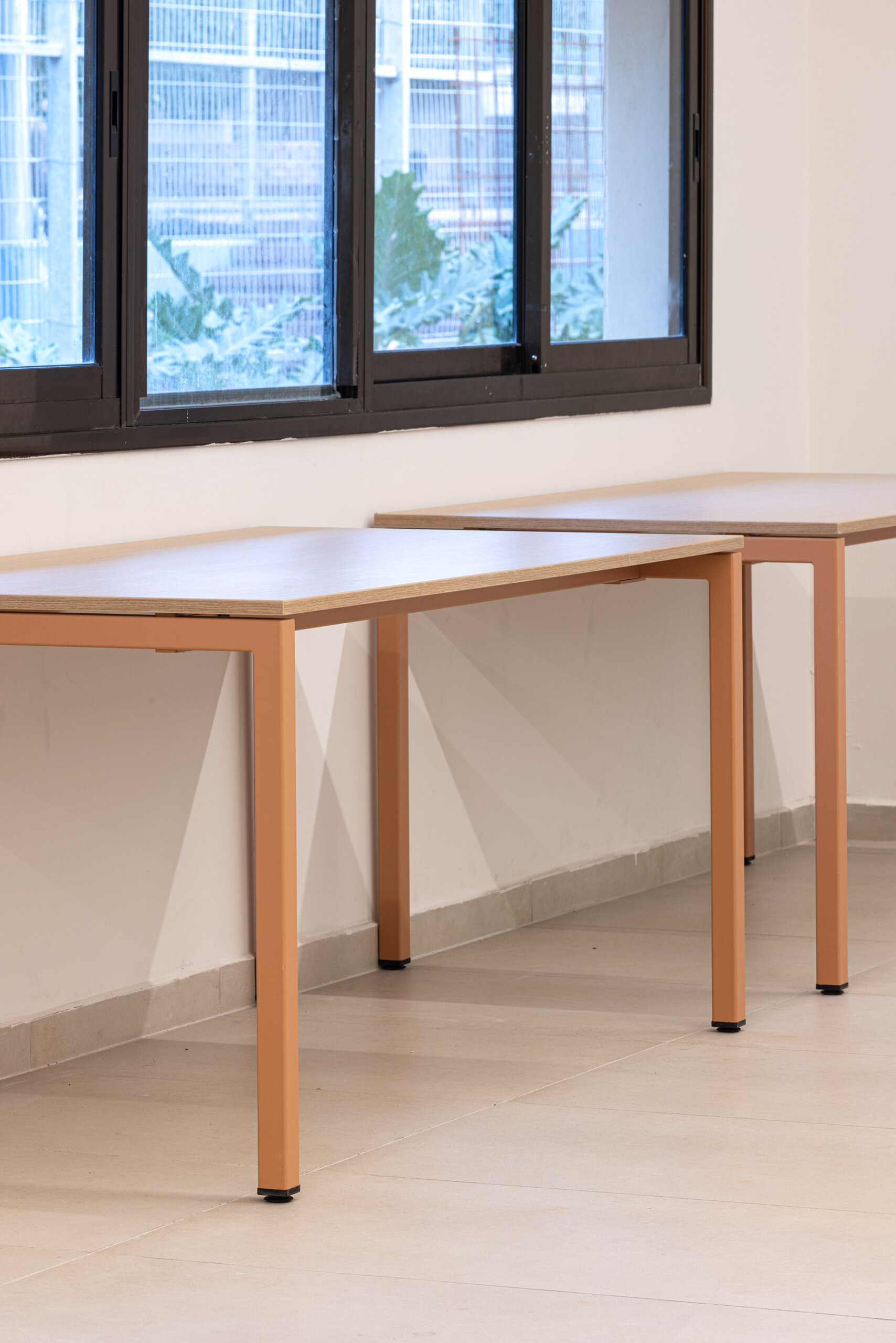 noa table by RAIO