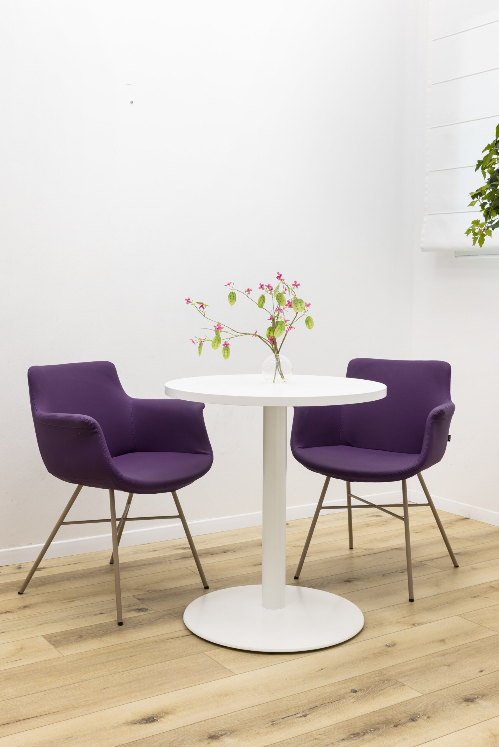 tar table actiu+rego chair B&T (2)