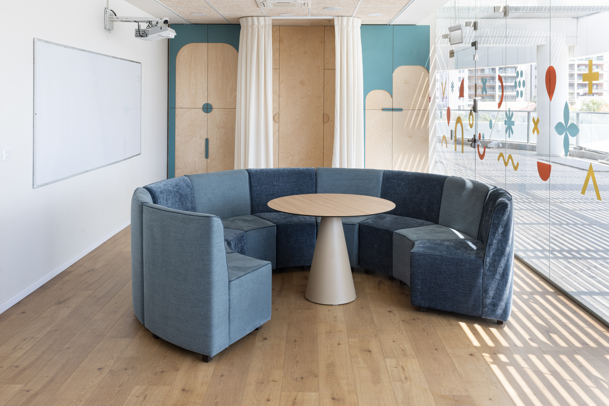 Ikon table by Pedrali (2)