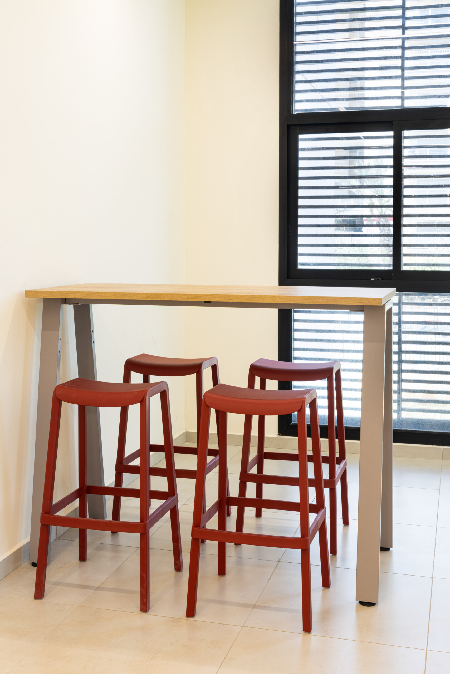 endow bar table by raio+dome268 bar stool by Pedrali (2)