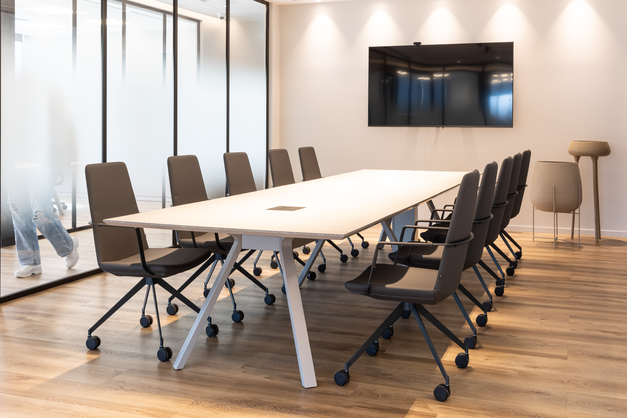 nature meeting table by Pitaro+Zone by B&T (2)