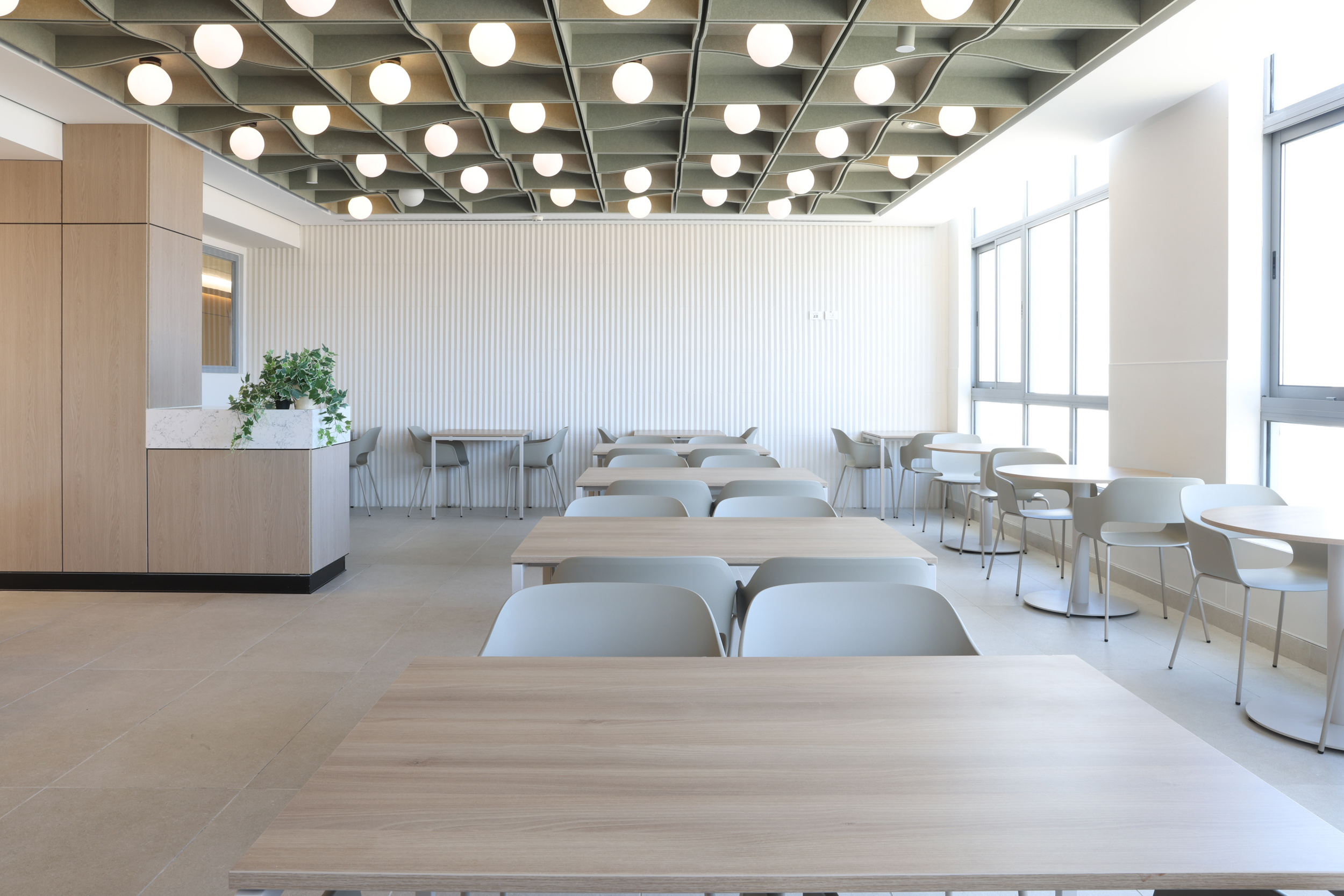 Noa table by Raio+babila by pedrali (1)