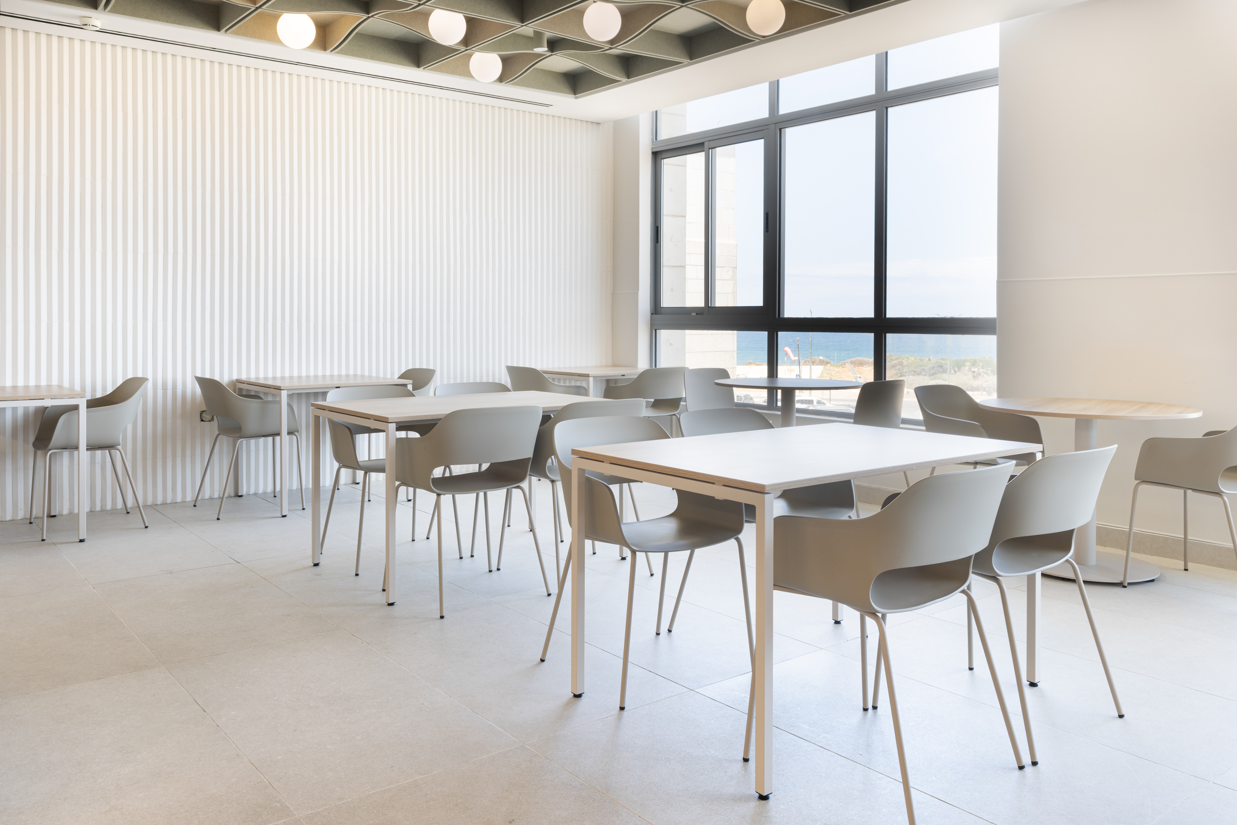 Noa table by Raio+babila by pedrali (2)