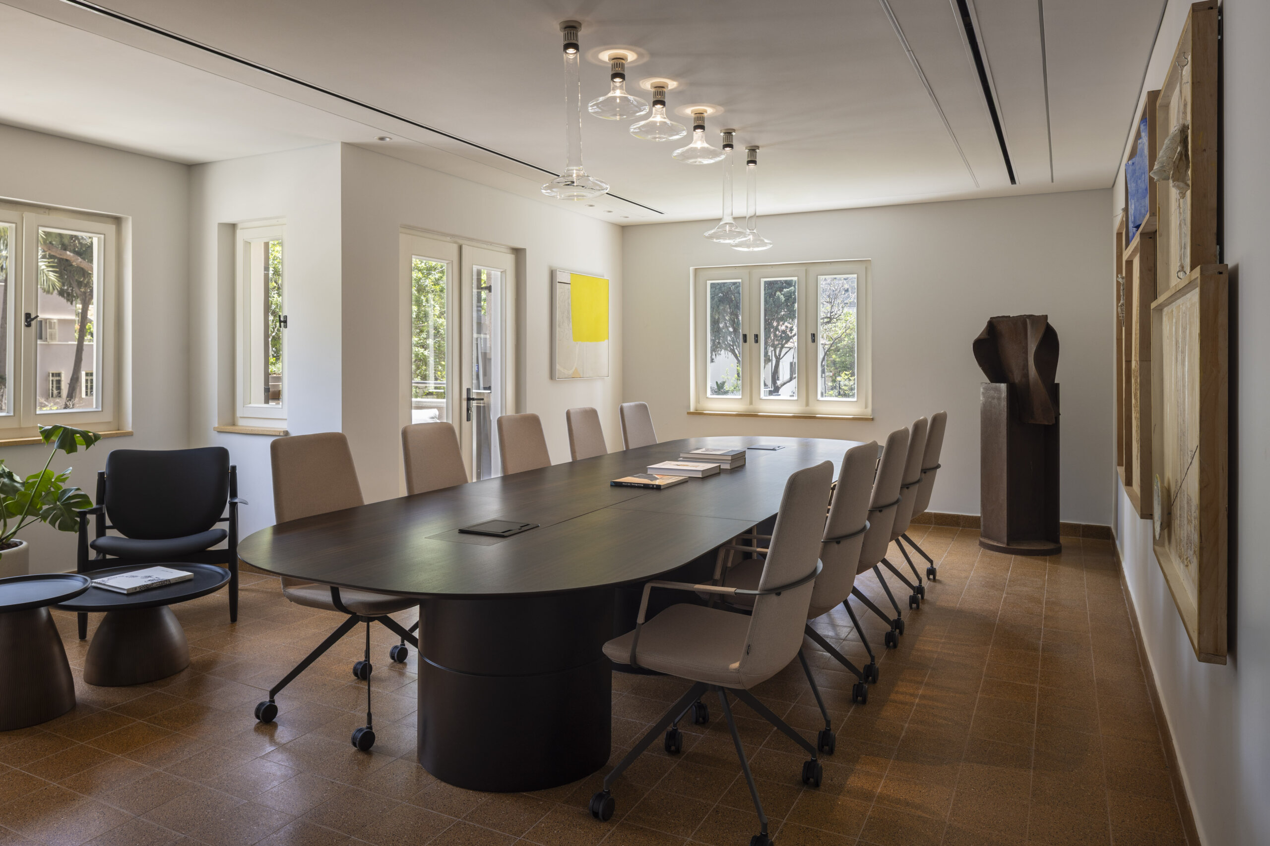 Moon table by Pitaro+rego chair by B&T (5)