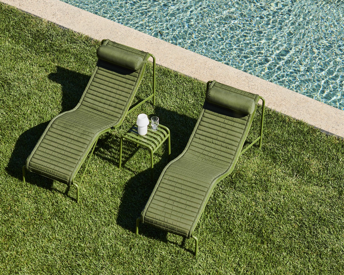 Palissade Chaise Longue olive_Palissade Quilted Cushion olive_Palissade Stool_Apollo Portable