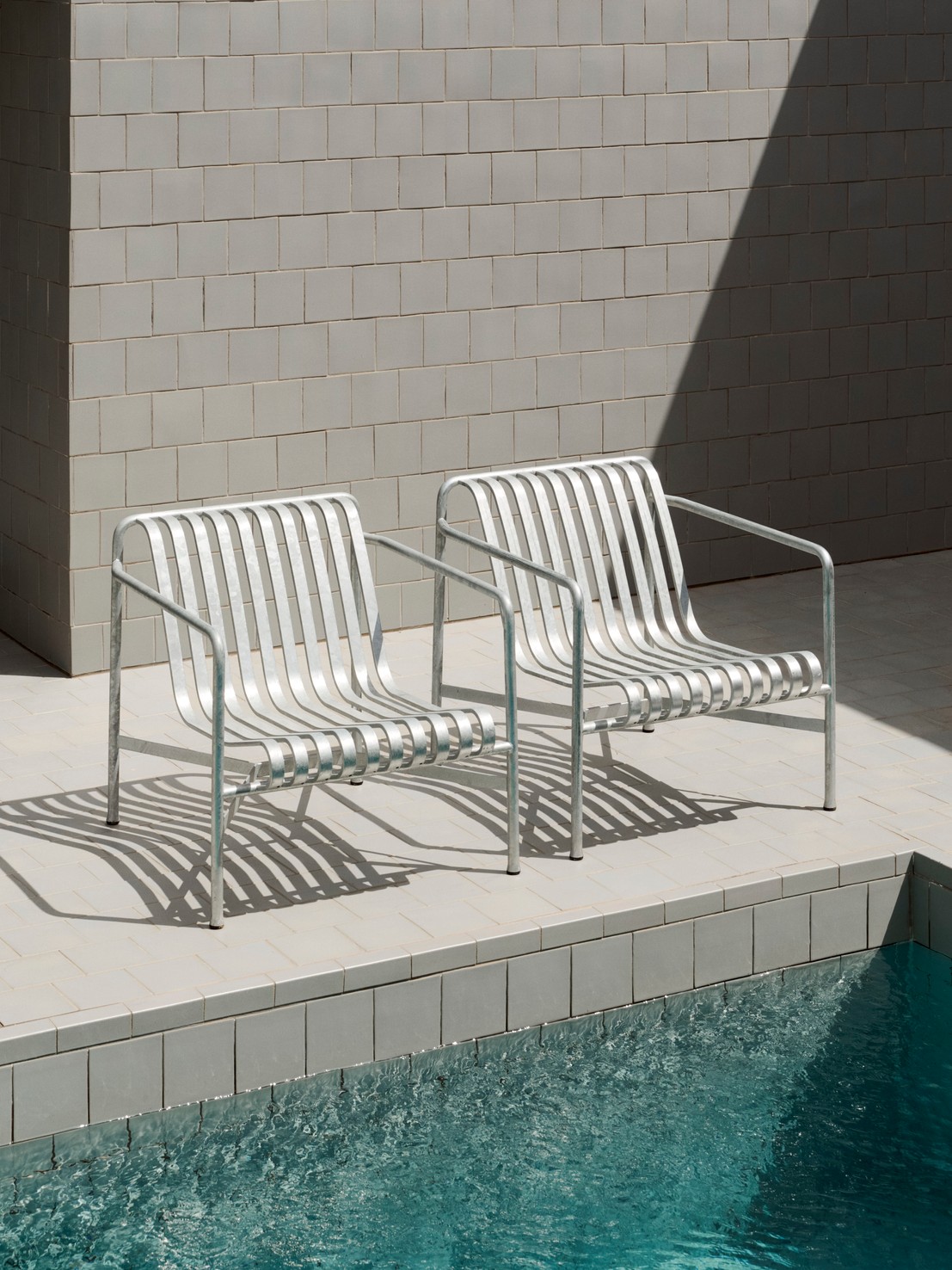 Palissade Lounge Chair Low hot galvanised