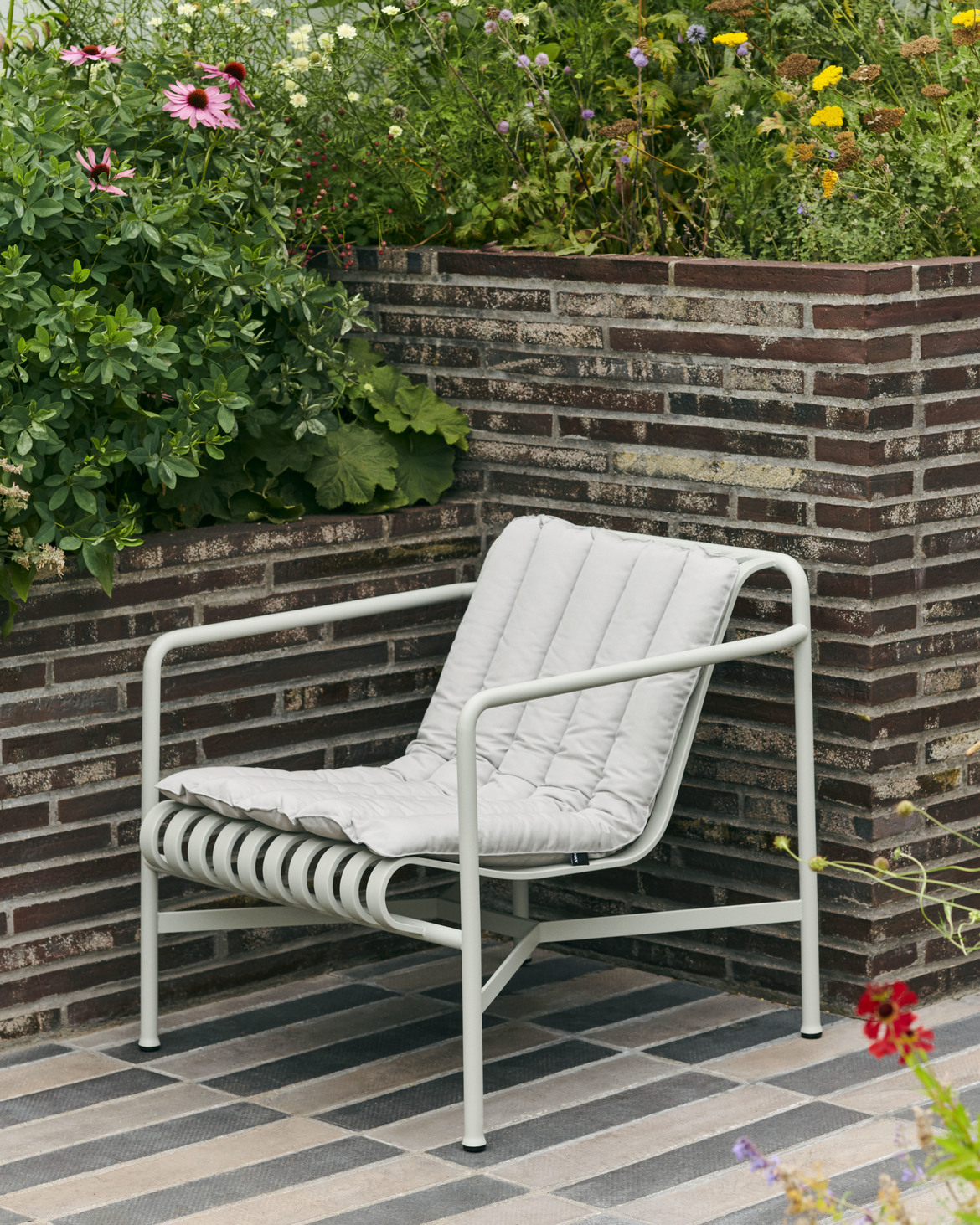 Palissade Lounge Chair Low sky grey_Palissade Lounge Chair Soft Quilted Seat Cushion sky grey