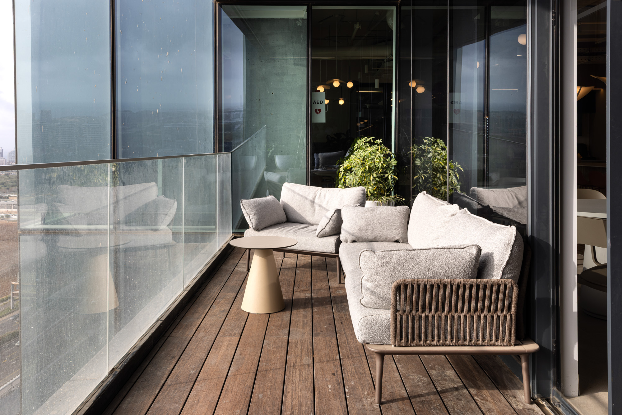 Reva sofa+Ikon table by pedrali