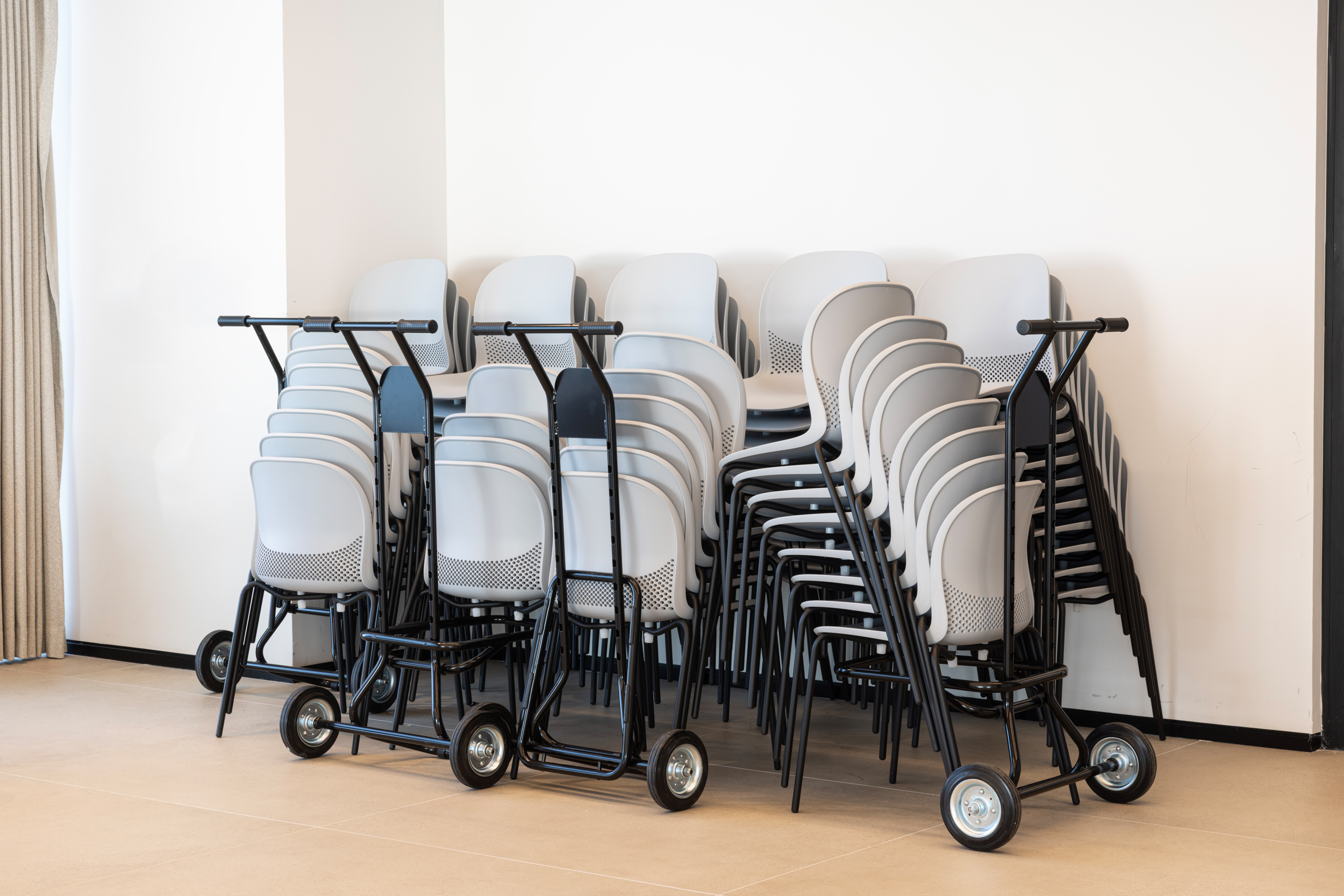 Set chair+Trolly by OMP (1)