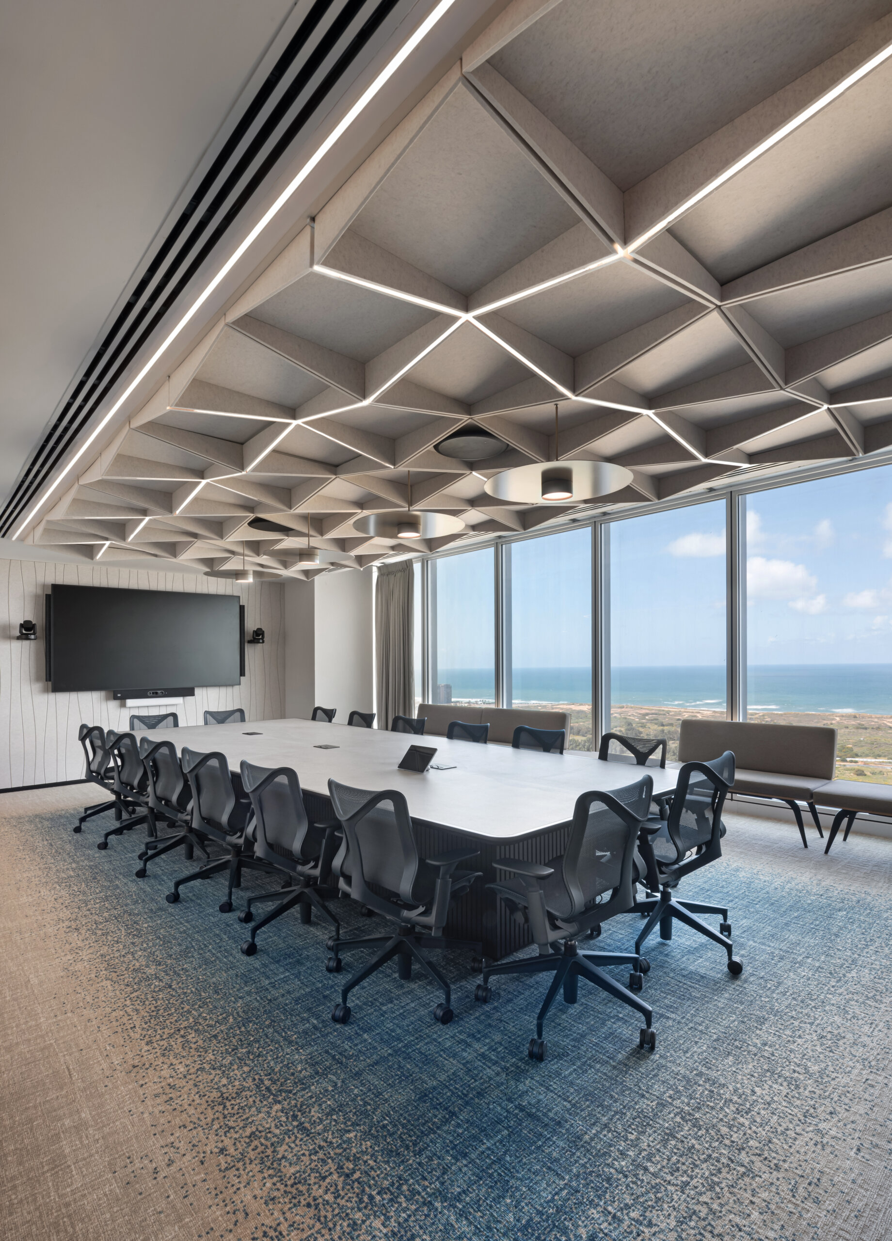 cosm by Herman miller+ספסל בייצור מקומי מיג דודי (3)