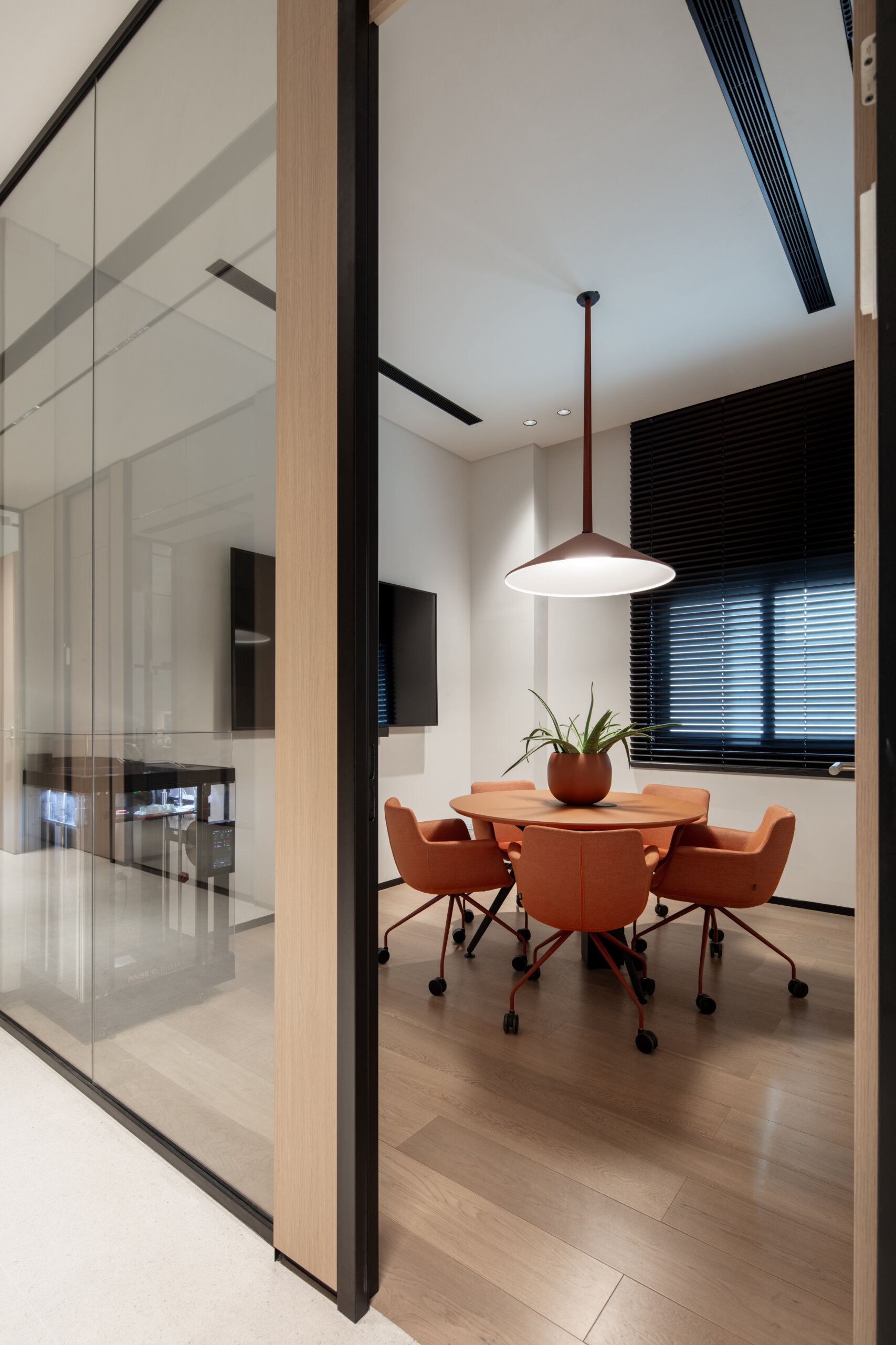 rego by B&T+Arkitek round by Actiu