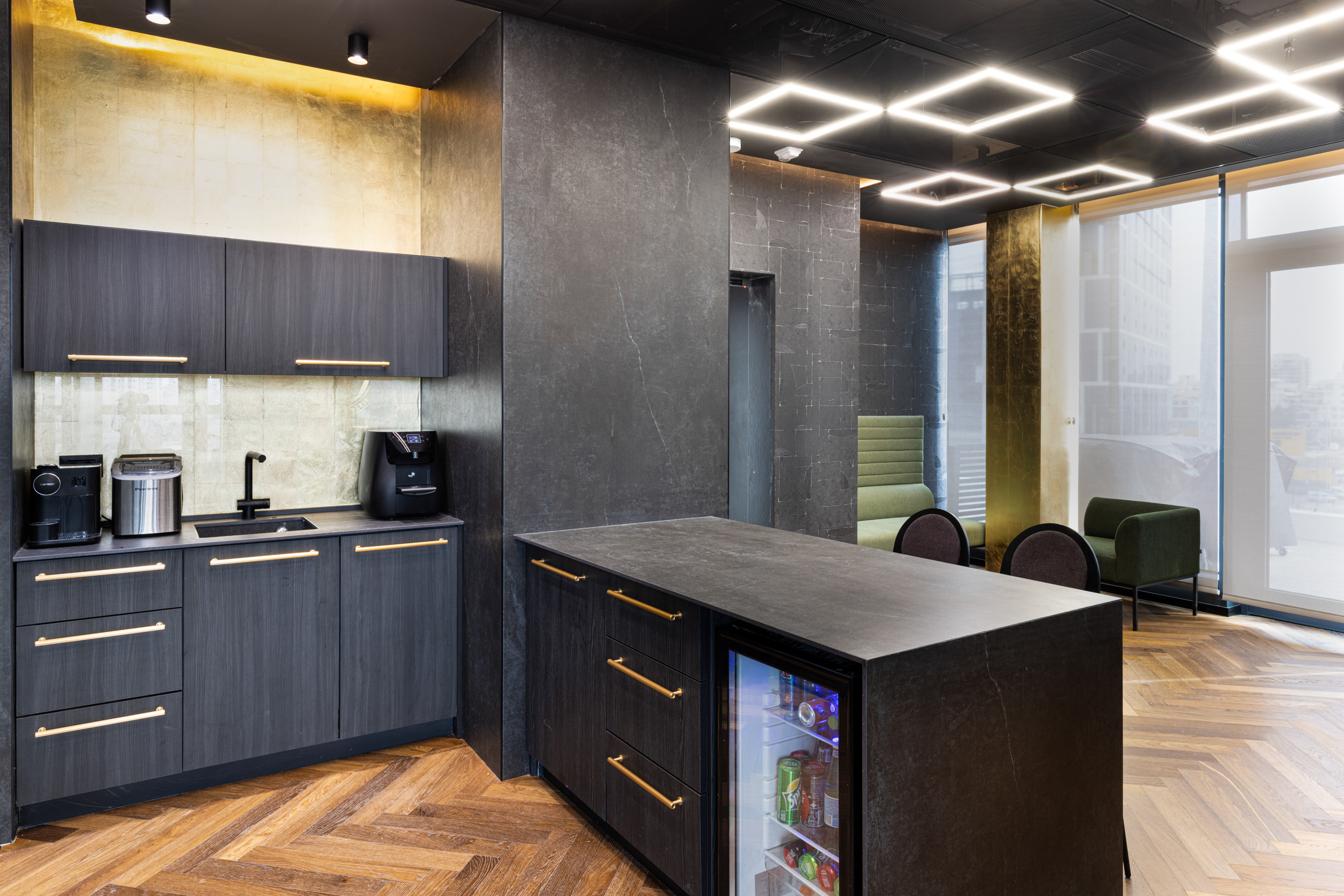ZeevikOffice_Tal_0M4A6943